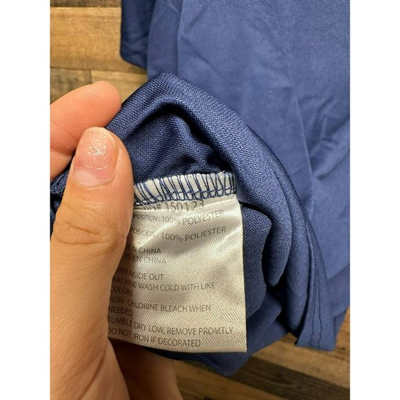 FC‎ Barcelona Men's V-Neck Jersey Size Large - Picture 6 of 6